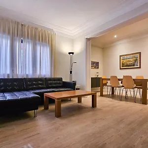 Classbedroom Park Gueell , Barcelona Spain